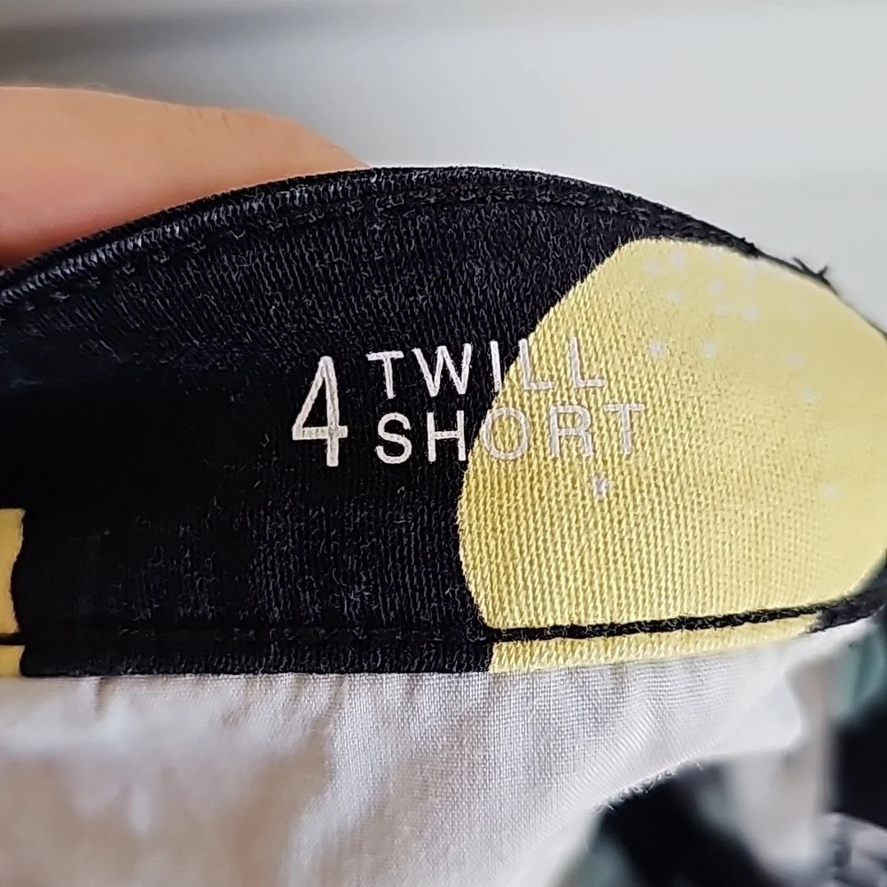 A.n.a Lemon Twill Dress Shorts in Women's Size 4 EUC - Picture 4 of 4